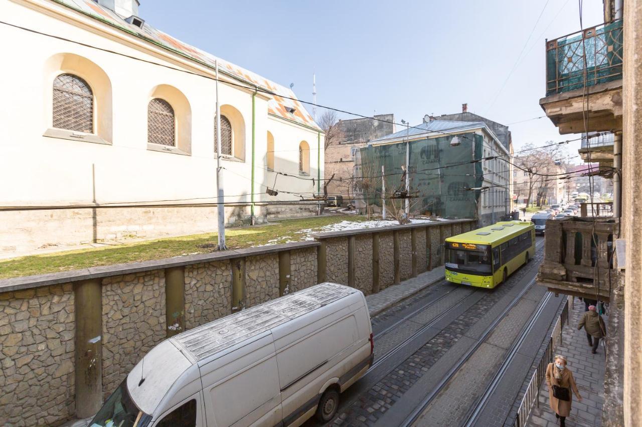 Квартира Студія Біля Оперного Театру По Вулиці Гонти 4 Lviv Exterior photo