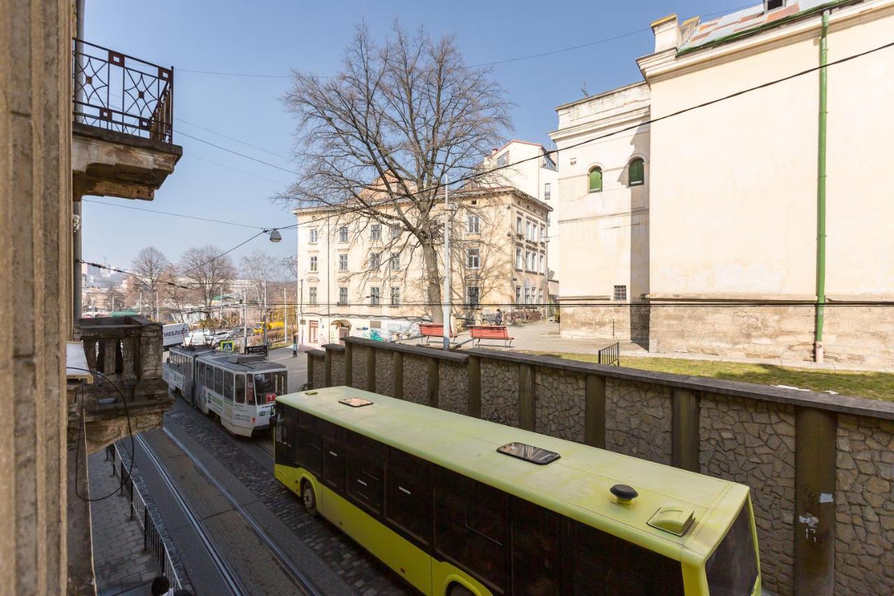 Квартира Студія Біля Оперного Театру По Вулиці Гонти 4 Lviv Exterior photo